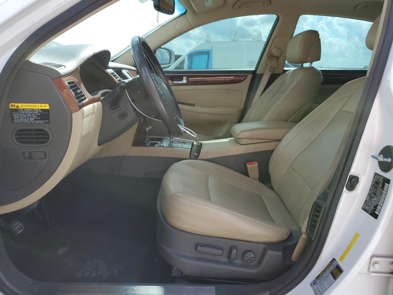 2013 Hyundai Genesis - Image 7