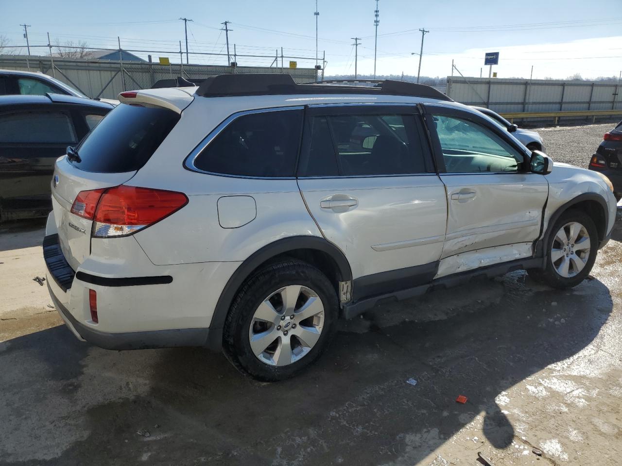 2011 Subaru Outback - Image 3