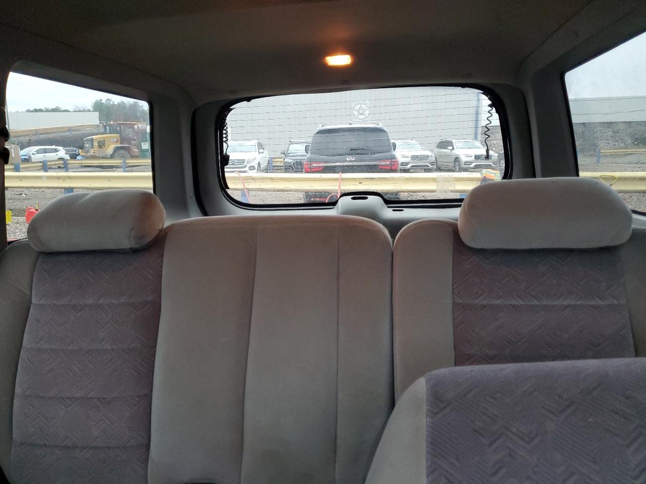 2000 Ford Explorer - Image 10