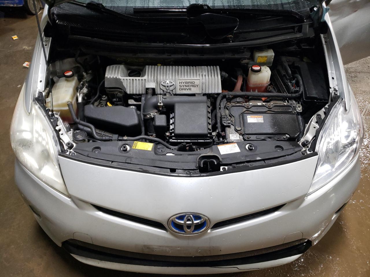 2015 Toyota Prius - Image 11