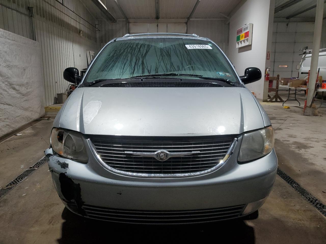 2003 Chrysler Town & Country - Image 5