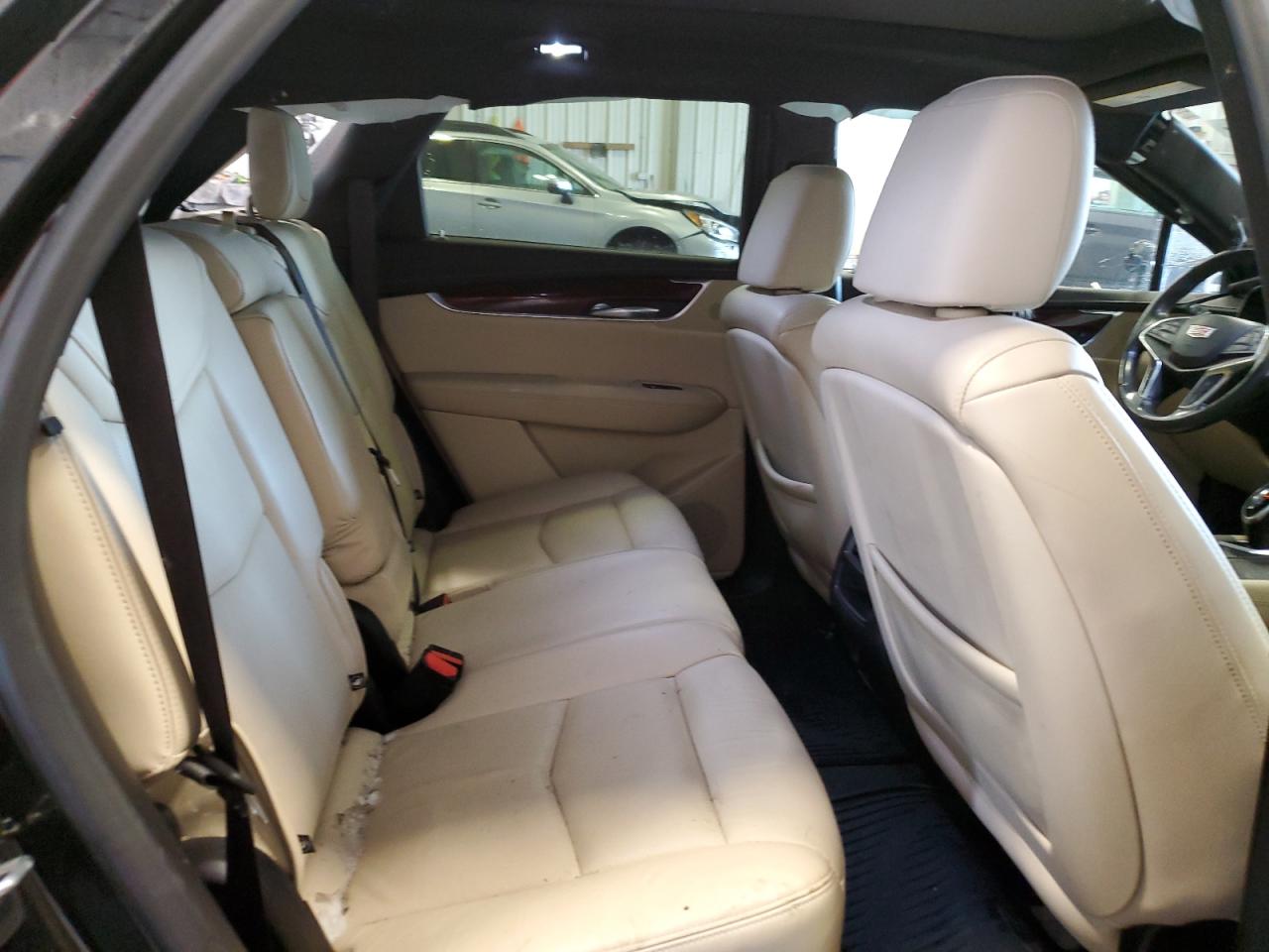 2019 Cadillac XT5 - Image 11