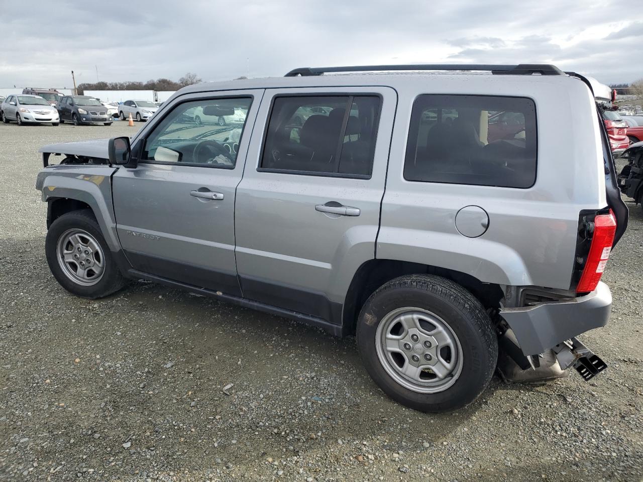 2016 Jeep Liberty (Patriot) - Image 2