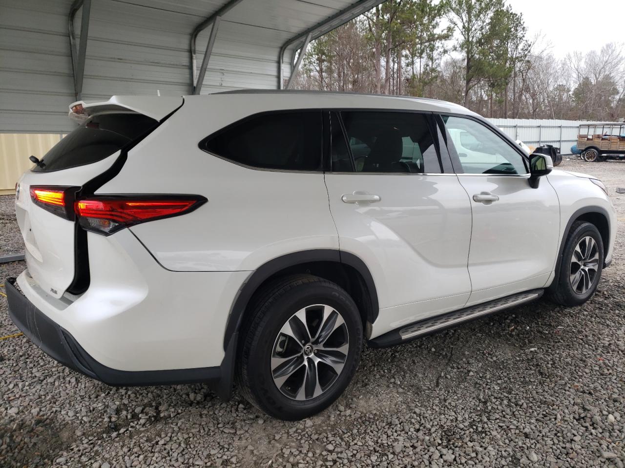 2021 Toyota Highlander - Image 3