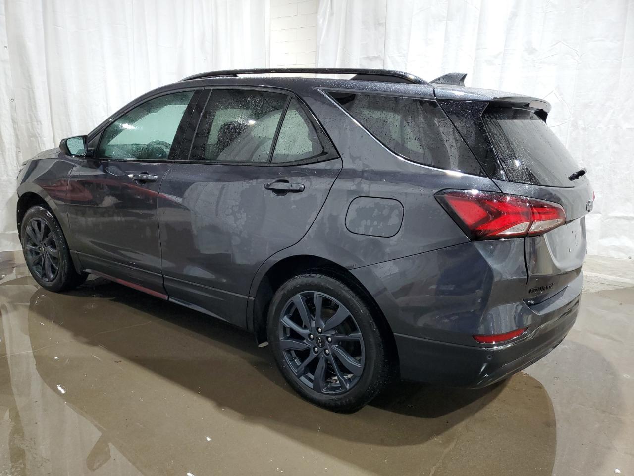 2022 Chevrolet Equinox - Image 2