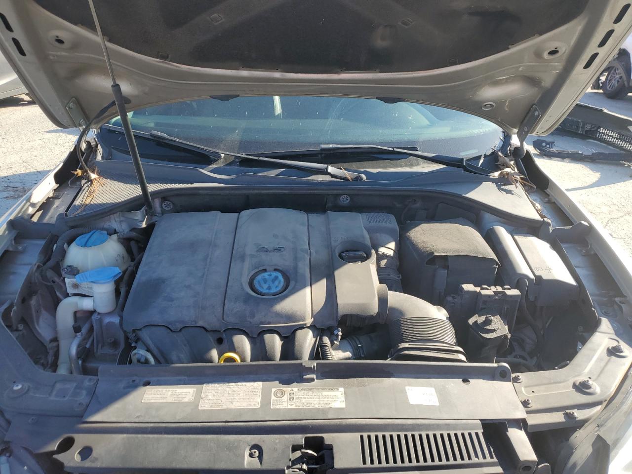 2014 Volkswagen Passat - Image 11