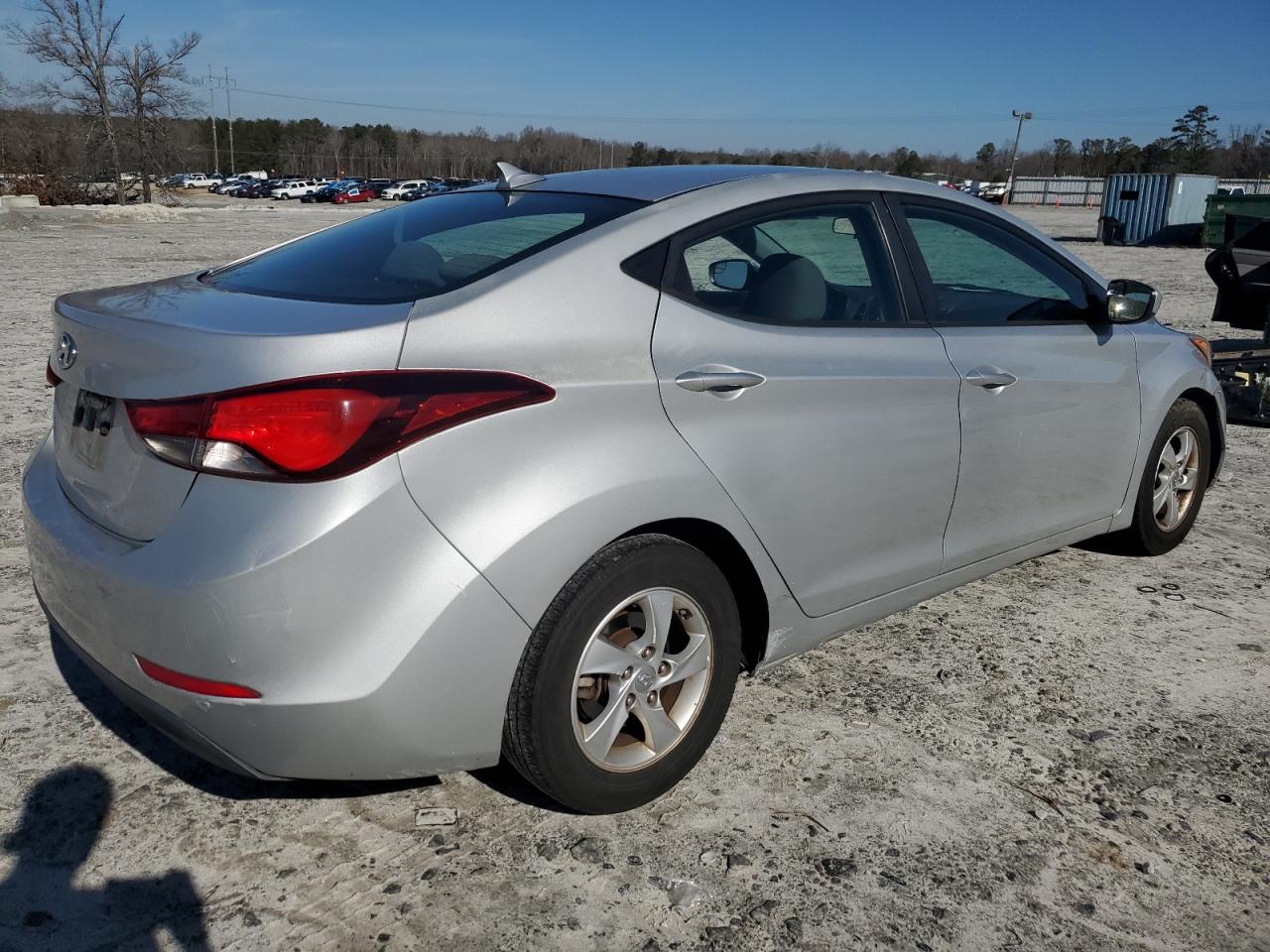 2015 Hyundai Elantra - Image 3