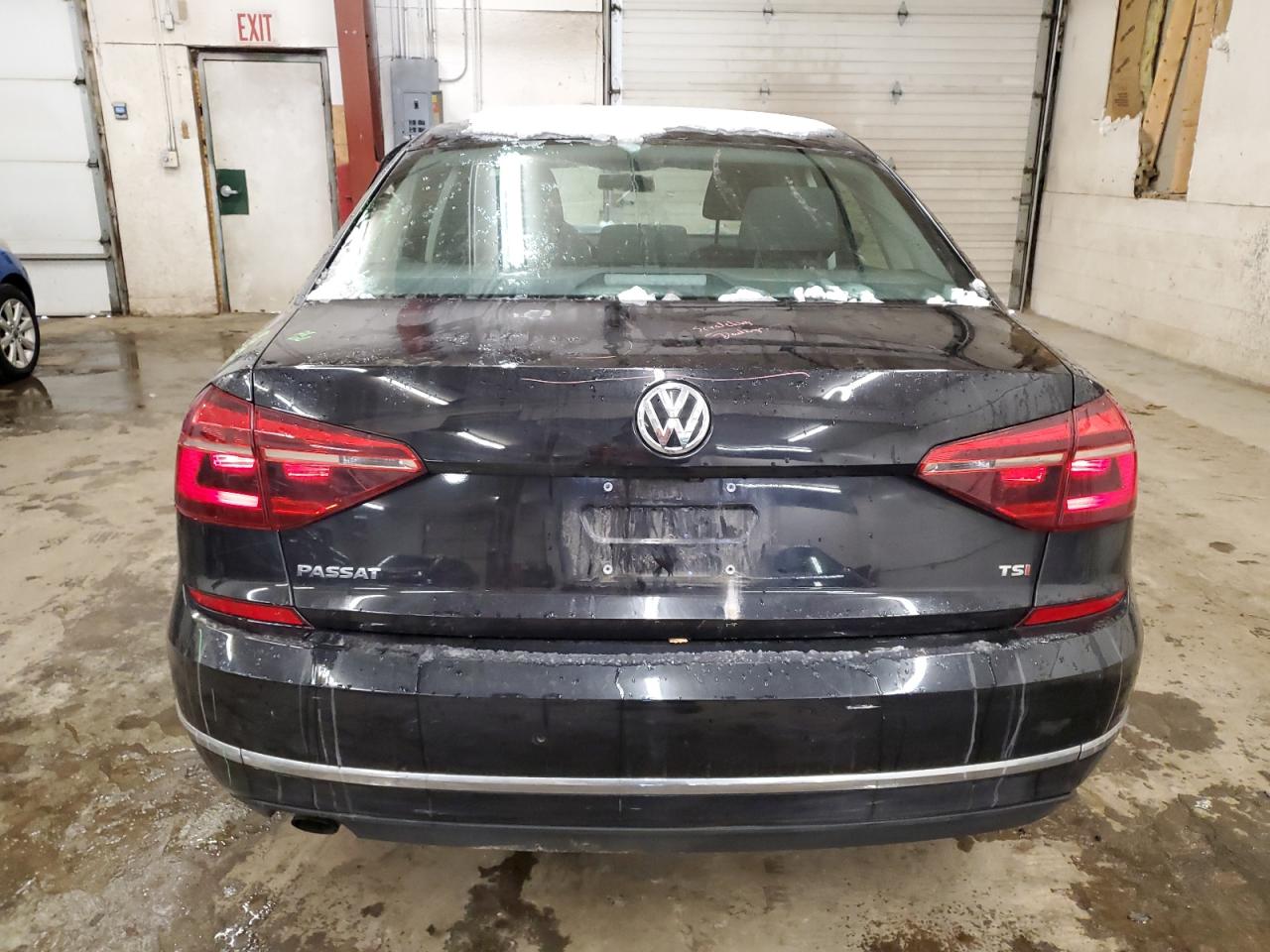 2018 Volkswagen Passat - Image 6