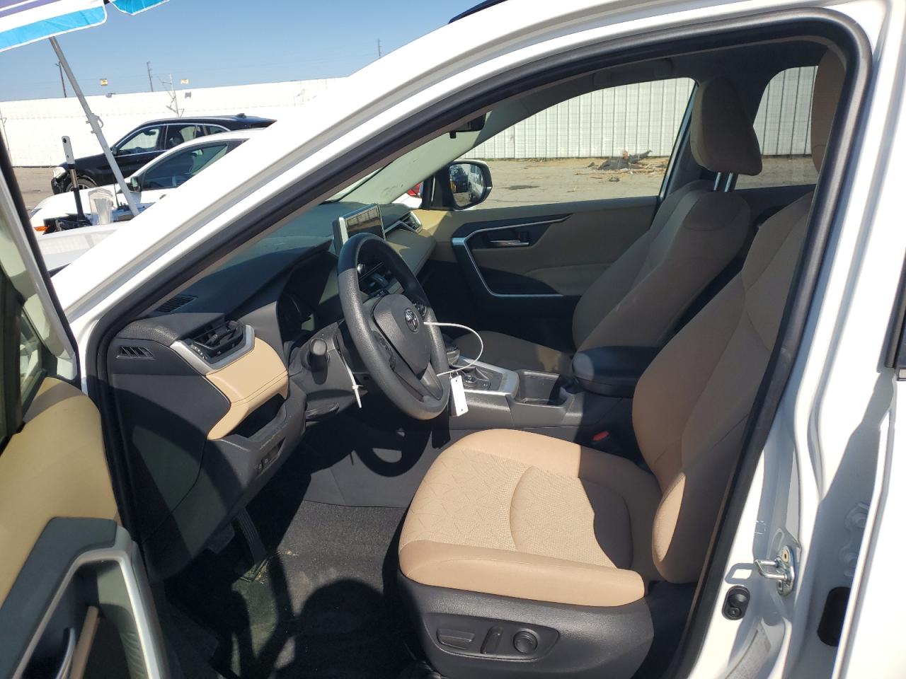 2024 Toyota RAV 4 - Image 7