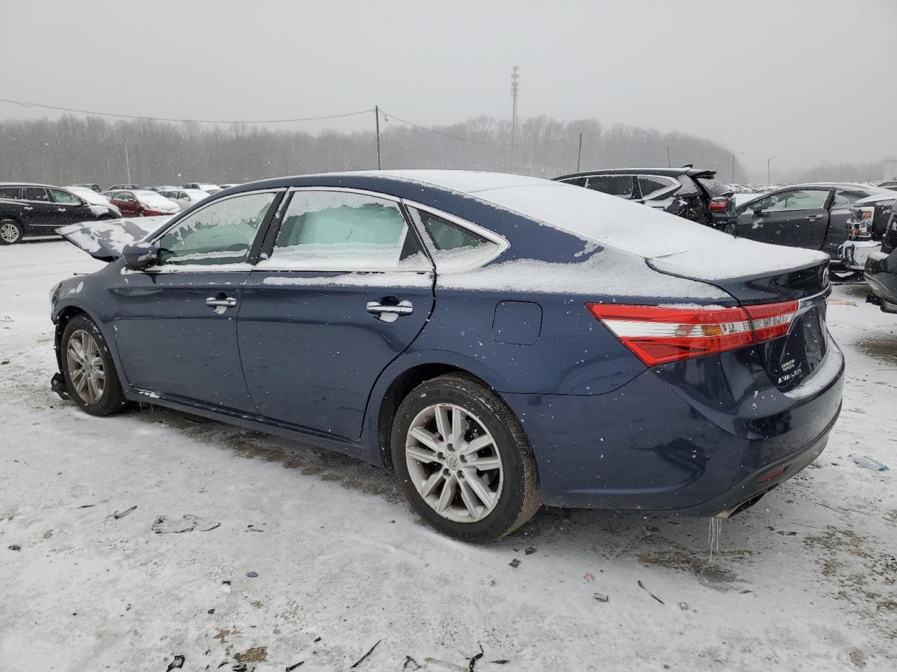 2014 Toyota Avalon - Image 2