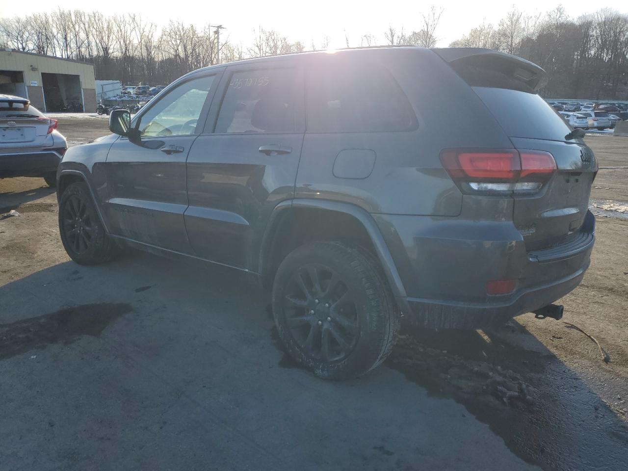2019 Jeep Grand Cherokee - Image 2