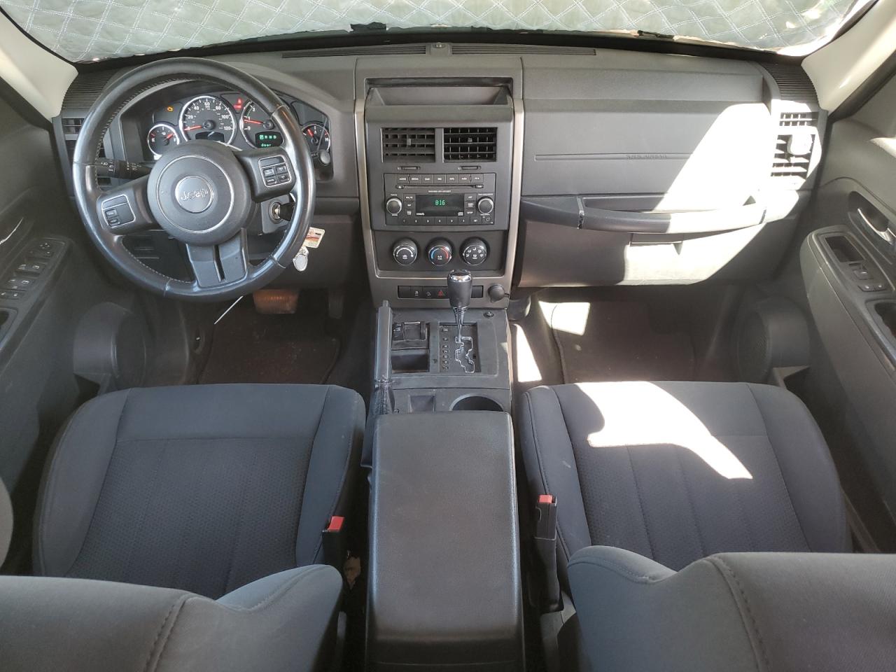 2012 Jeep Liberty (North America) - Image 8