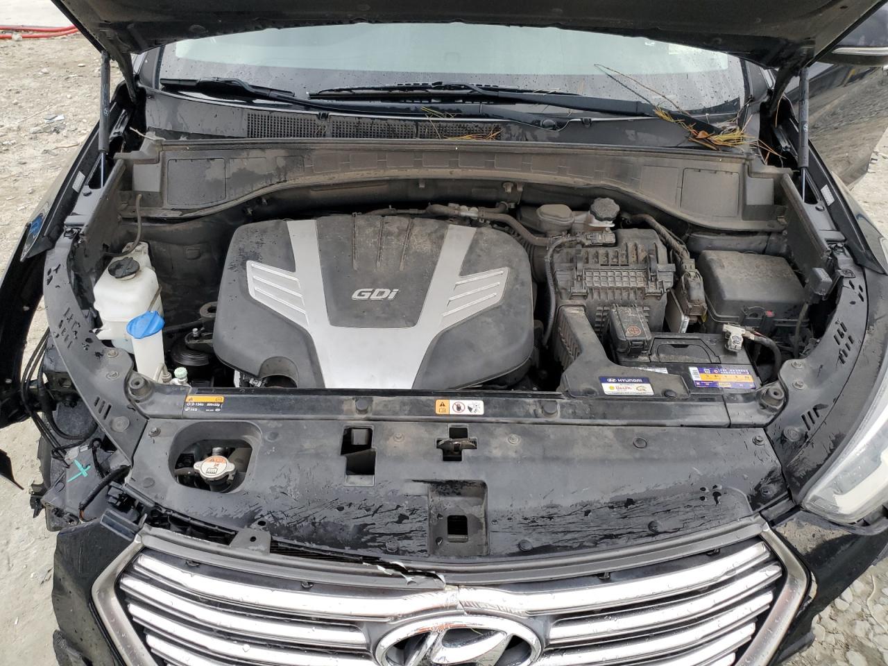 2018 Hyundai Santa Fe - Image 12
