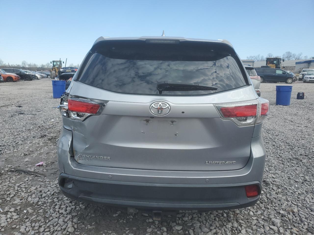 2014 Toyota Highlander - Image 6