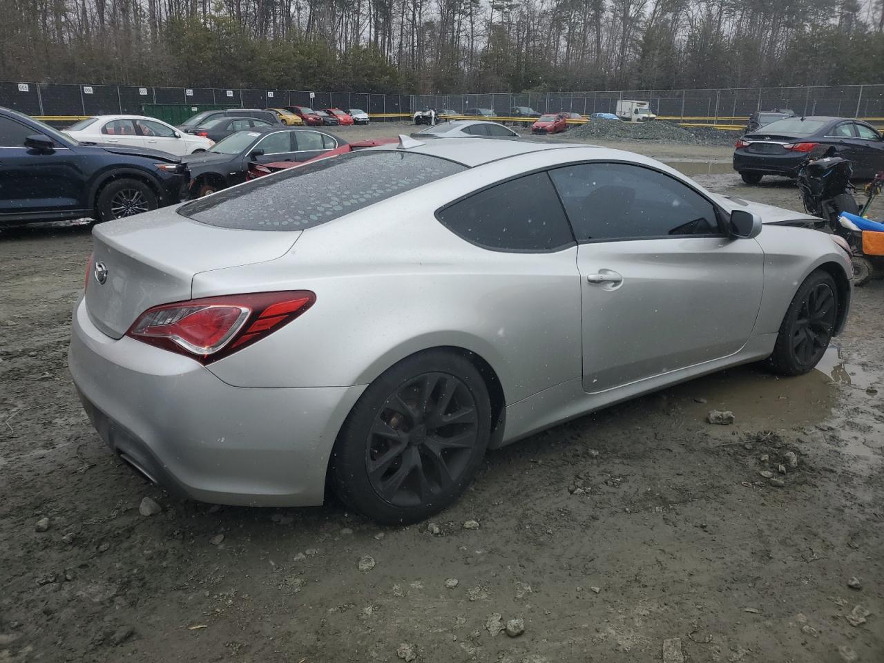 2013 Hyundai Genesis - Image 3