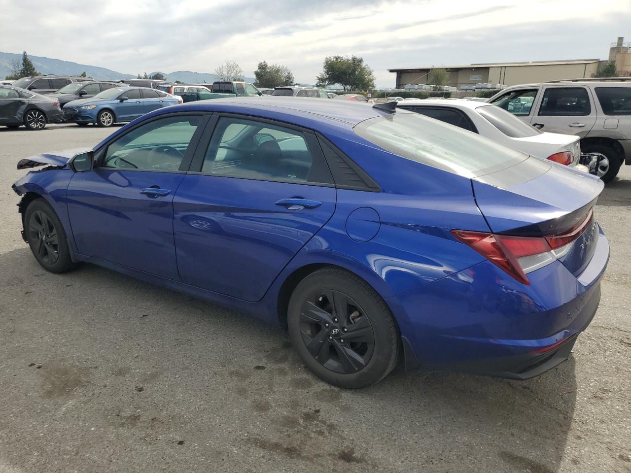 2023 Hyundai Elantra - Image 2