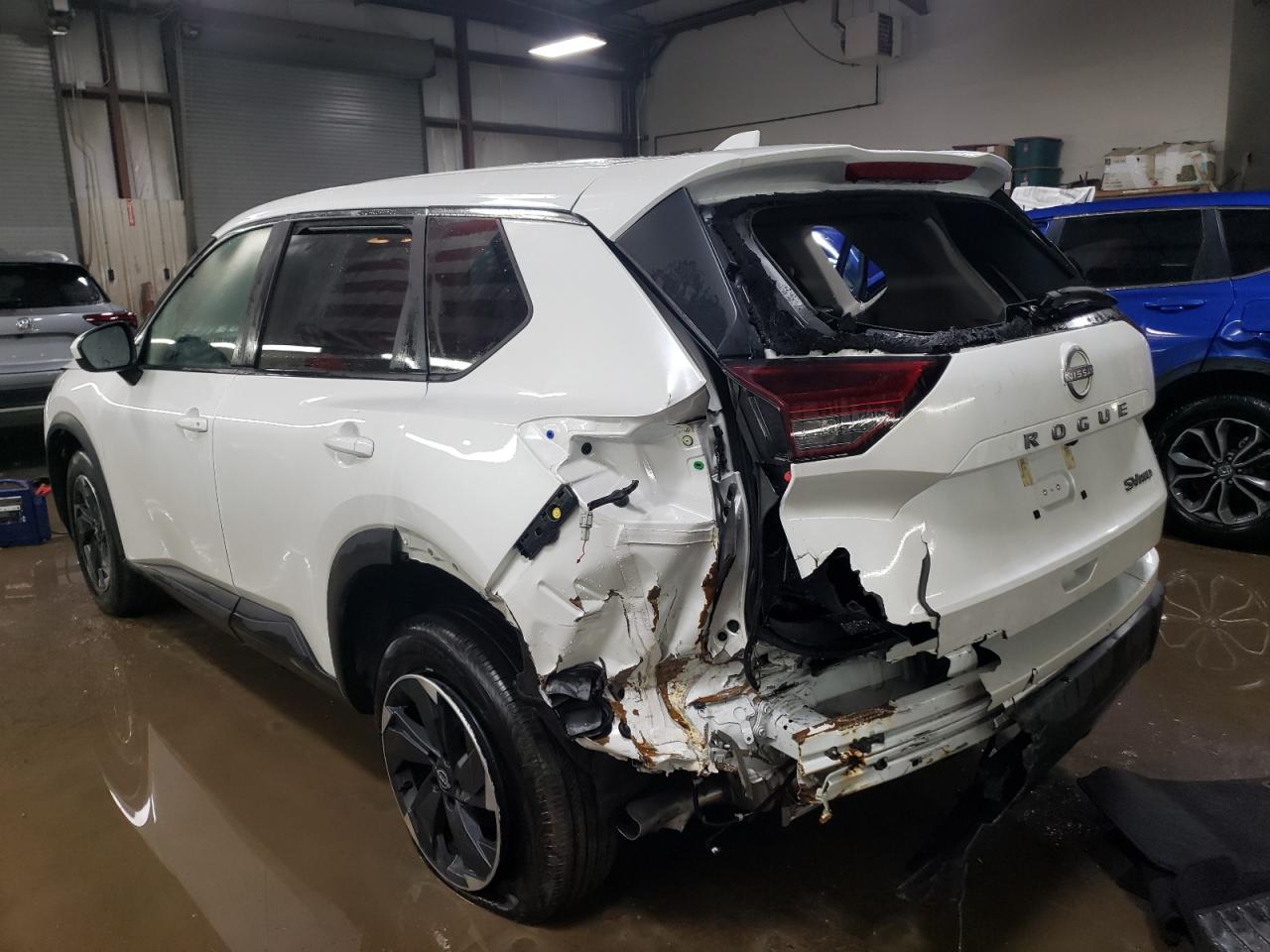 2024 Nissan Rogue - Image 2