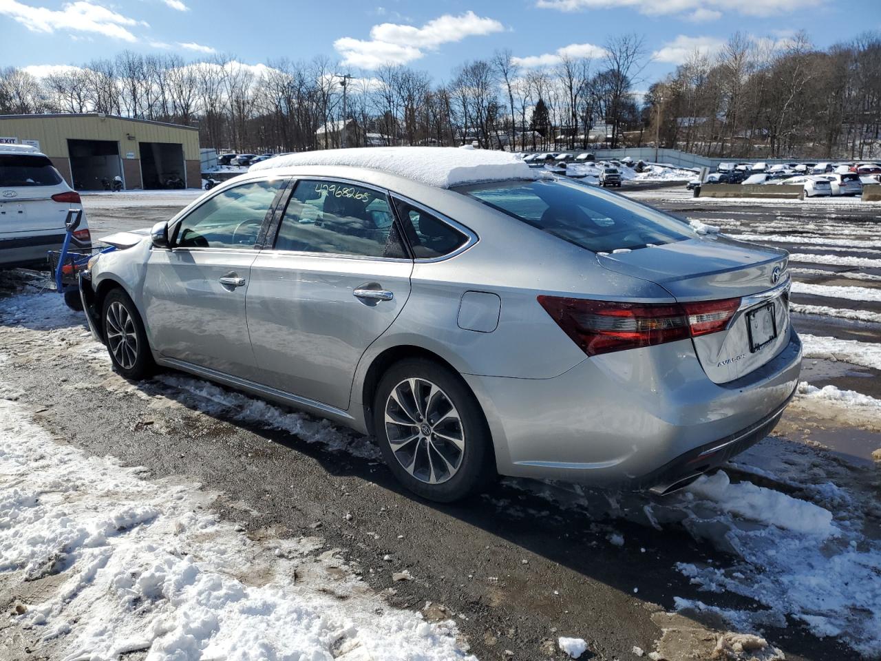 2017 Toyota Avalon - Image 2