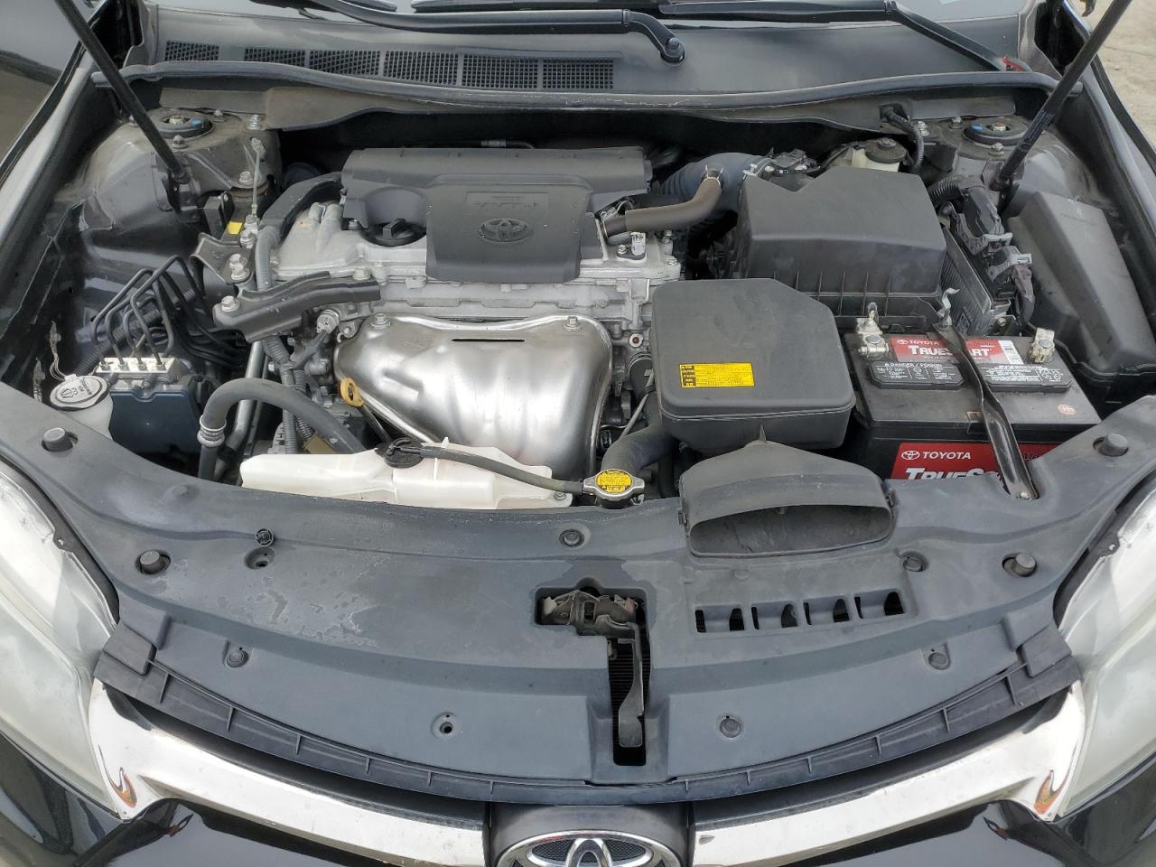 2015 Toyota Camry - Image 11