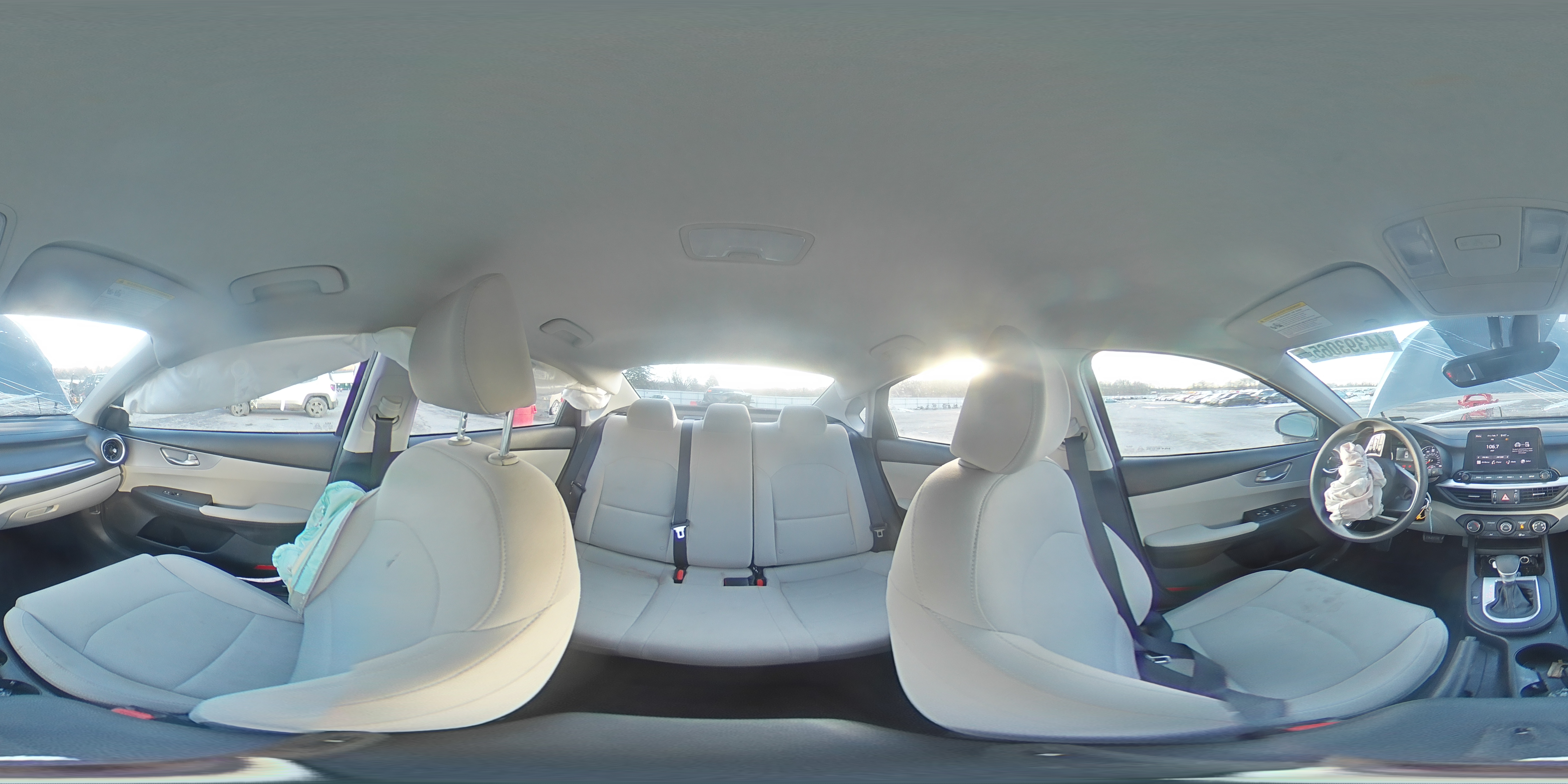 2022 Kia Forte - Image 13