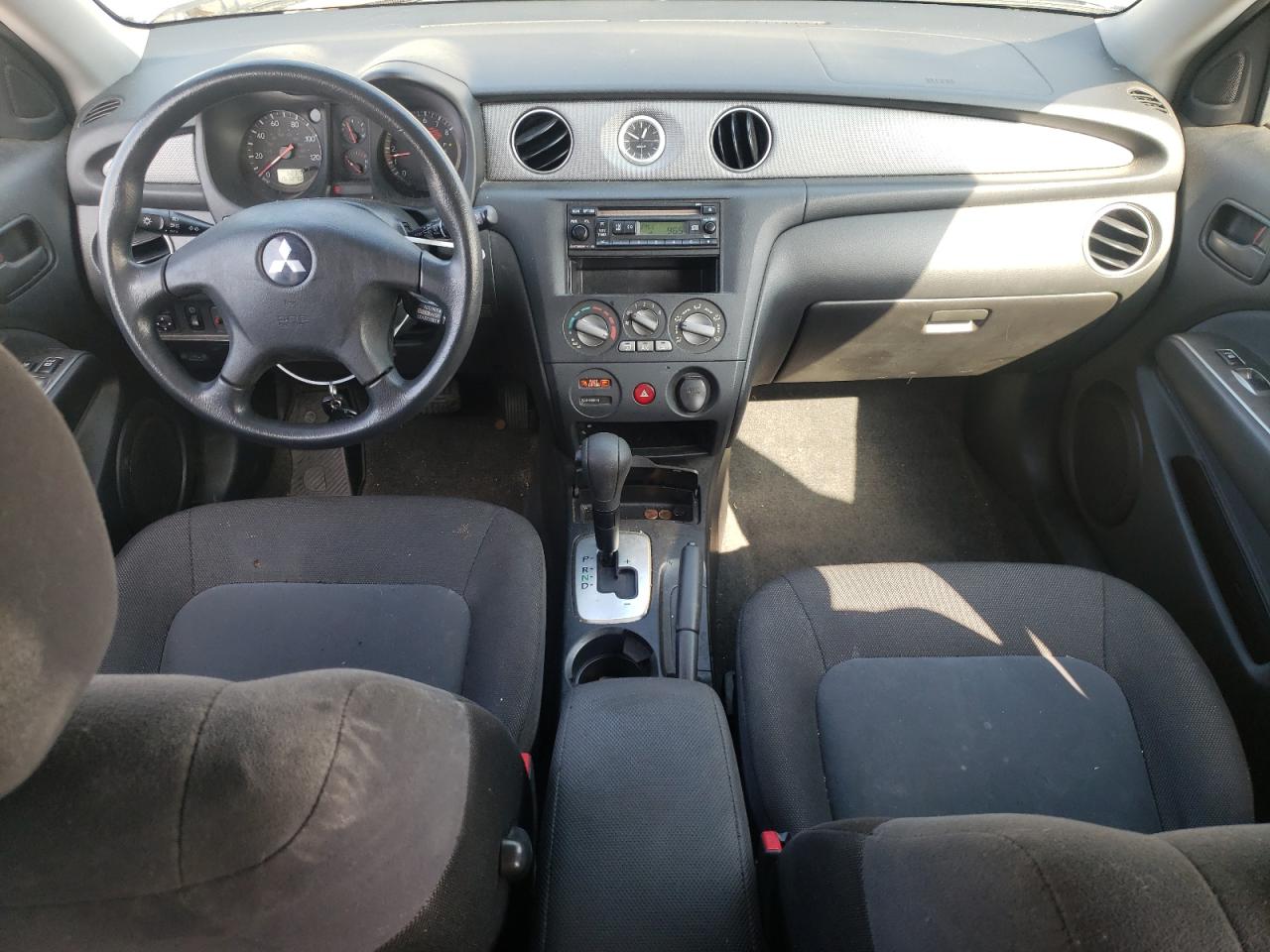 2005 Mitsubishi Outlander - Image 8