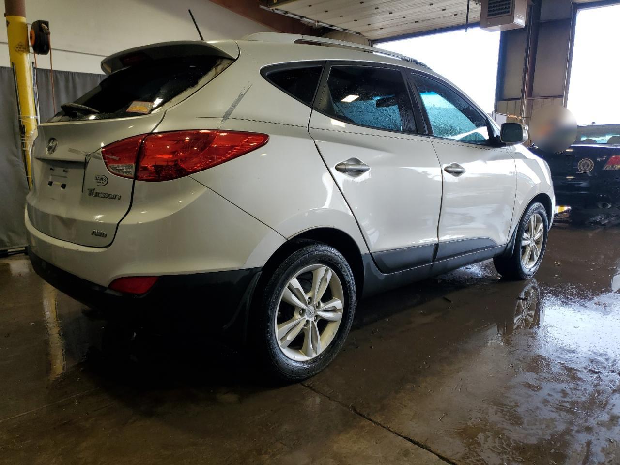 2013 Hyundai Tucson - Image 3