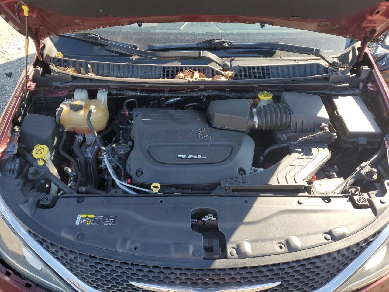 2017 Chrysler Pacifica - Image 14