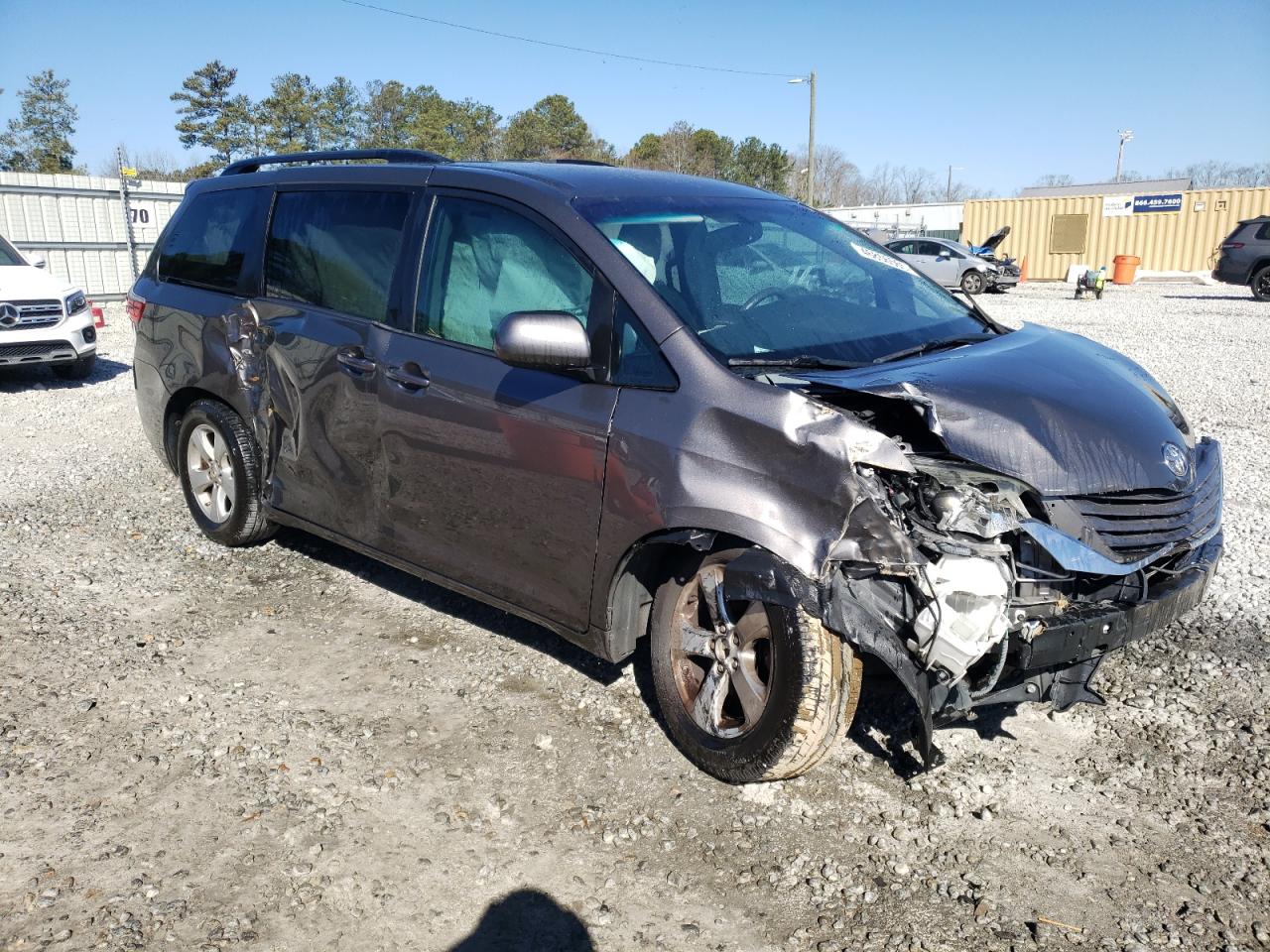 2016 Toyota Sienna - Image 4