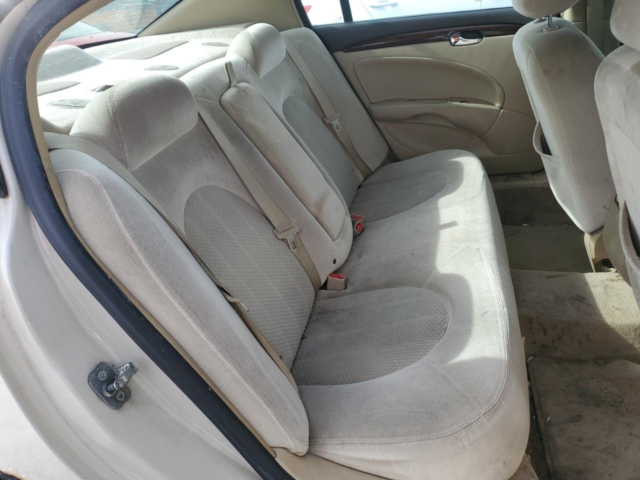 2011 Buick Lucerne - Image 10