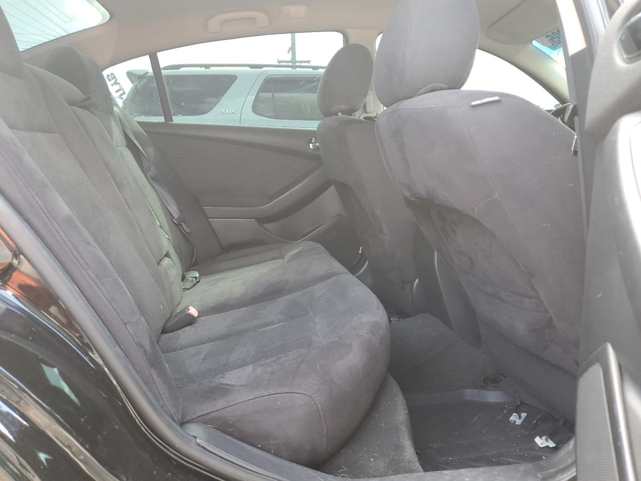 2012 Nissan Altima - Image 10