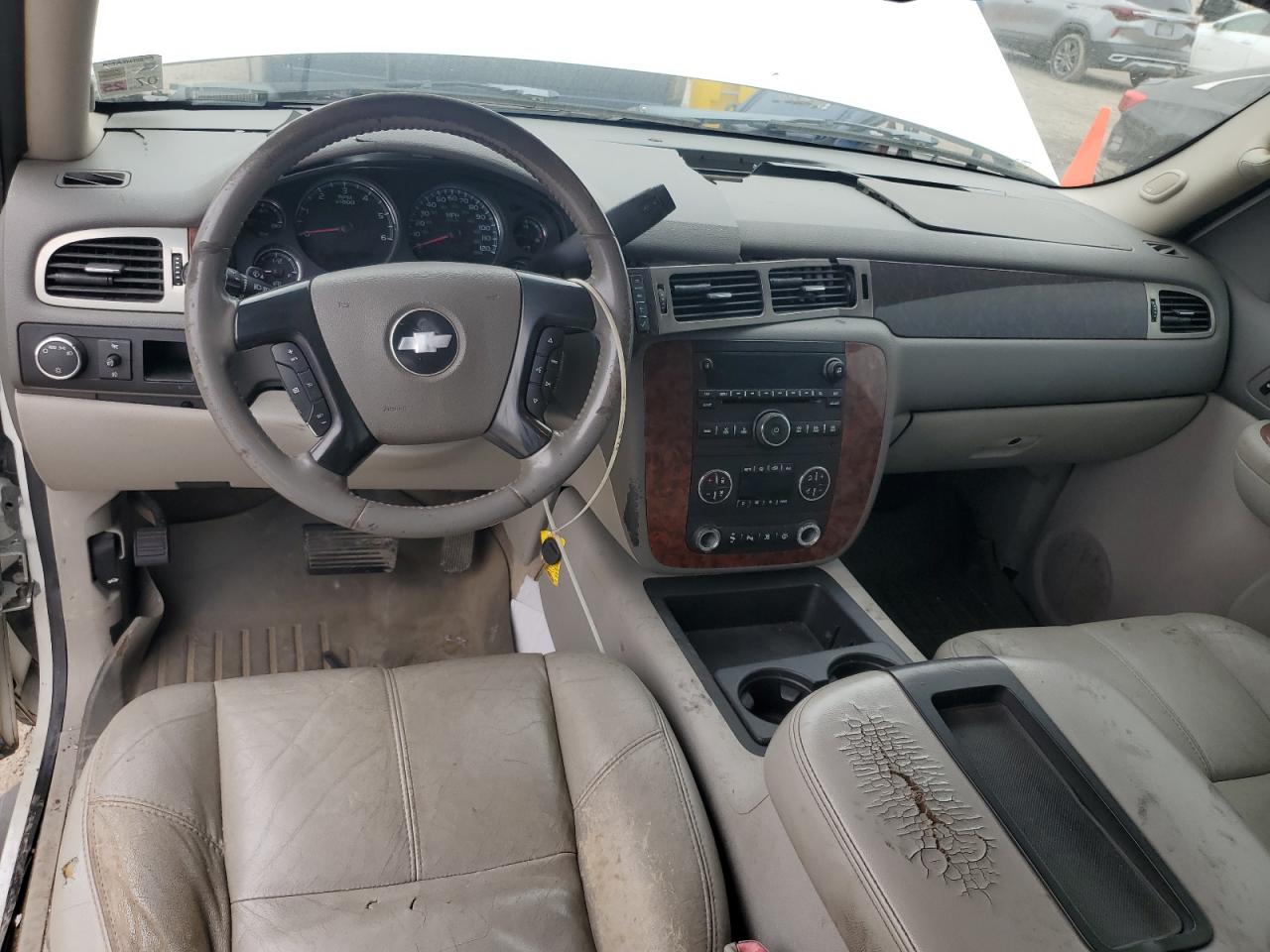 2007 Chevrolet Suburban - Image 8