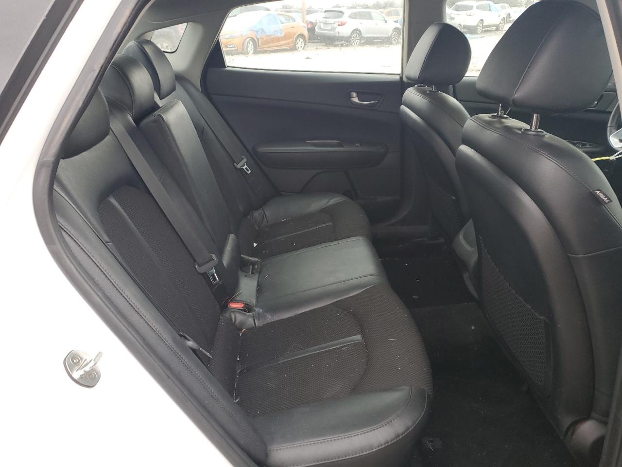 2019 Kia Optima - Image 10