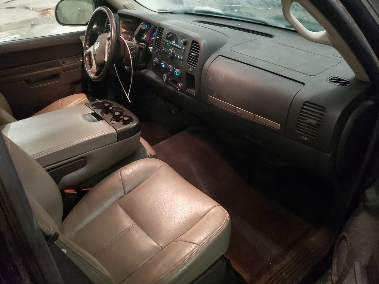 2011 Chevrolet Silverado - Image 8