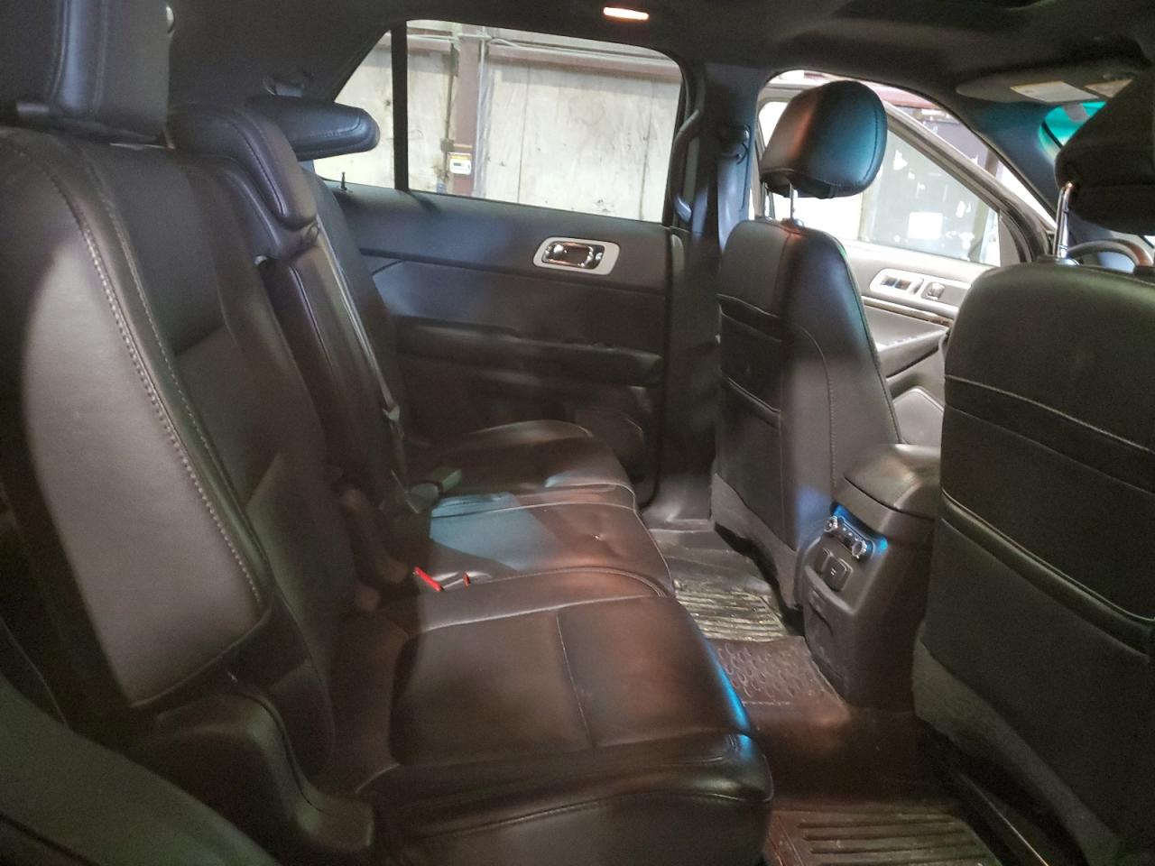 2014 Ford Explorer - Image 11