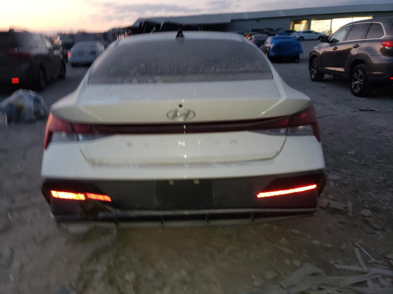 2024 Hyundai Elantra - Image 6