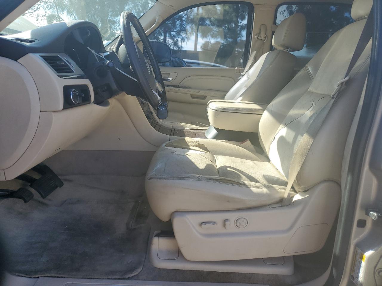 2007 Cadillac Escalade - Image 7