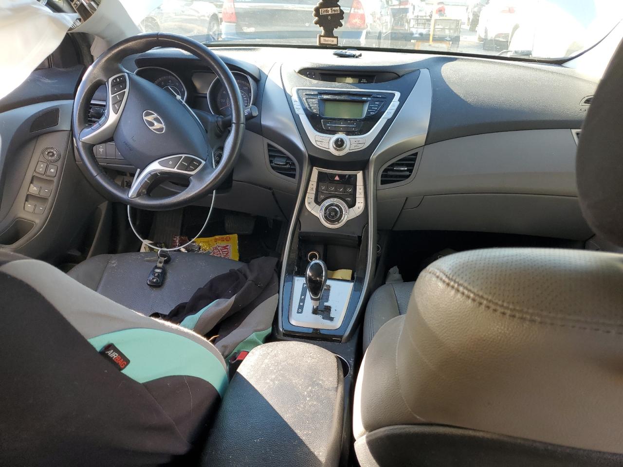 2011 Hyundai Elantra - Image 8