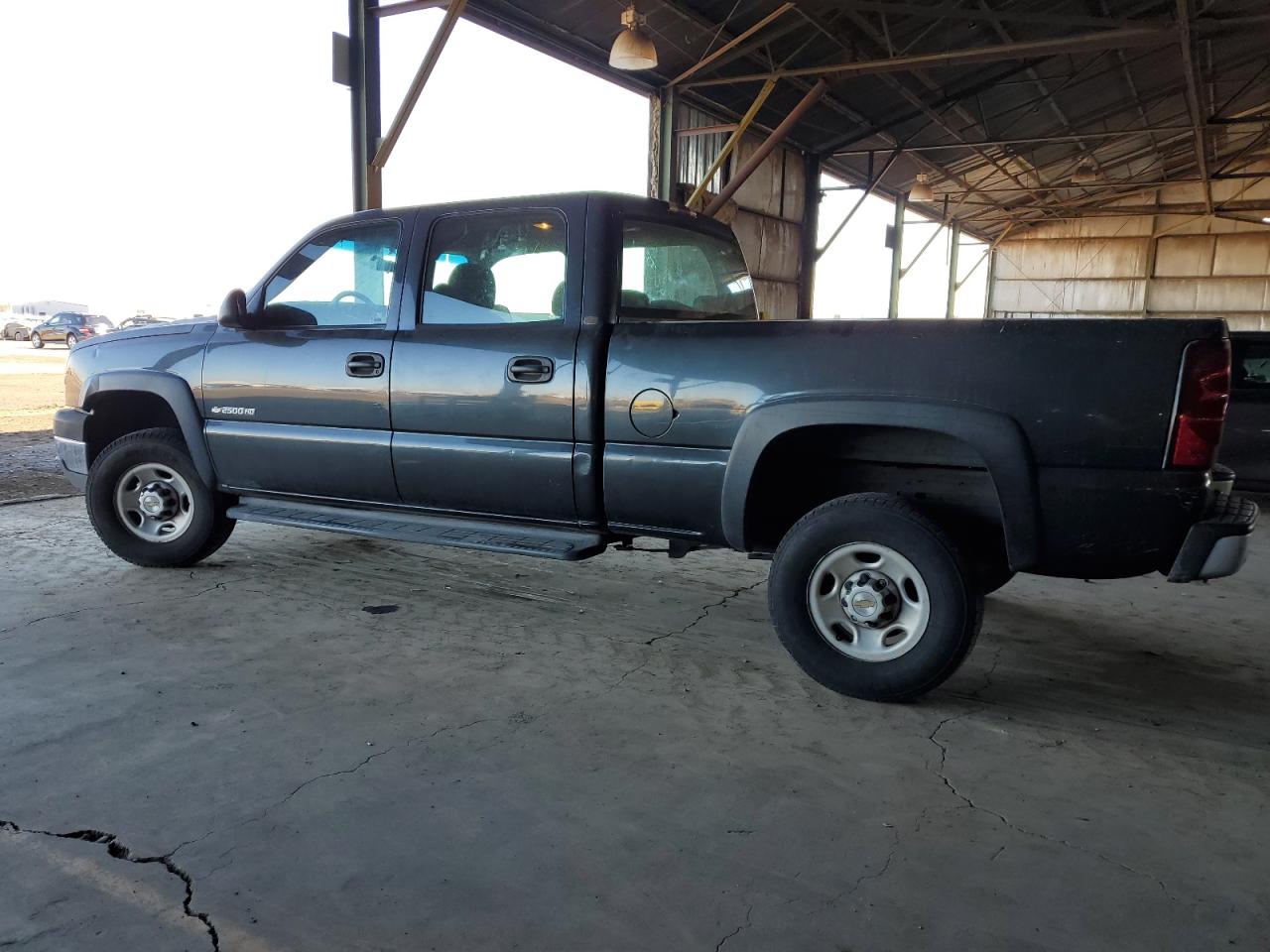 2005 Chevrolet Silverado - Image 2