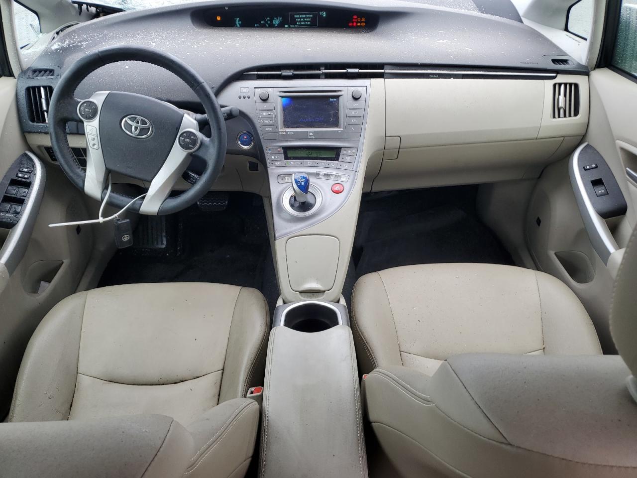 2014 Toyota Prius - Image 8