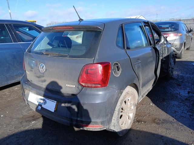 2015 VOLKSWAGEN POLO SE