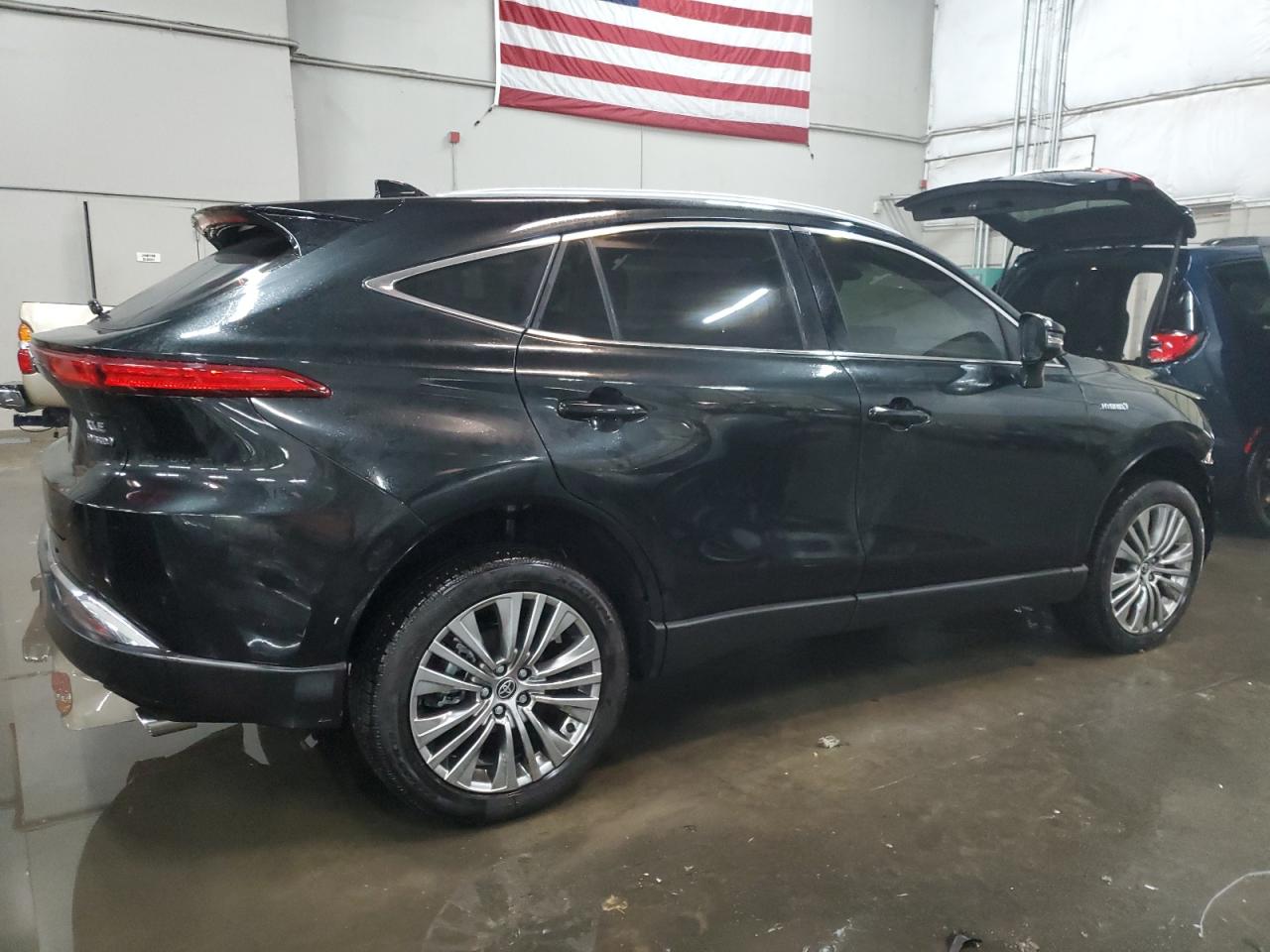 2021 Toyota Venza - Image 3