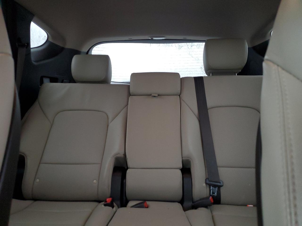 2018 Hyundai Santa Fe - Image 10