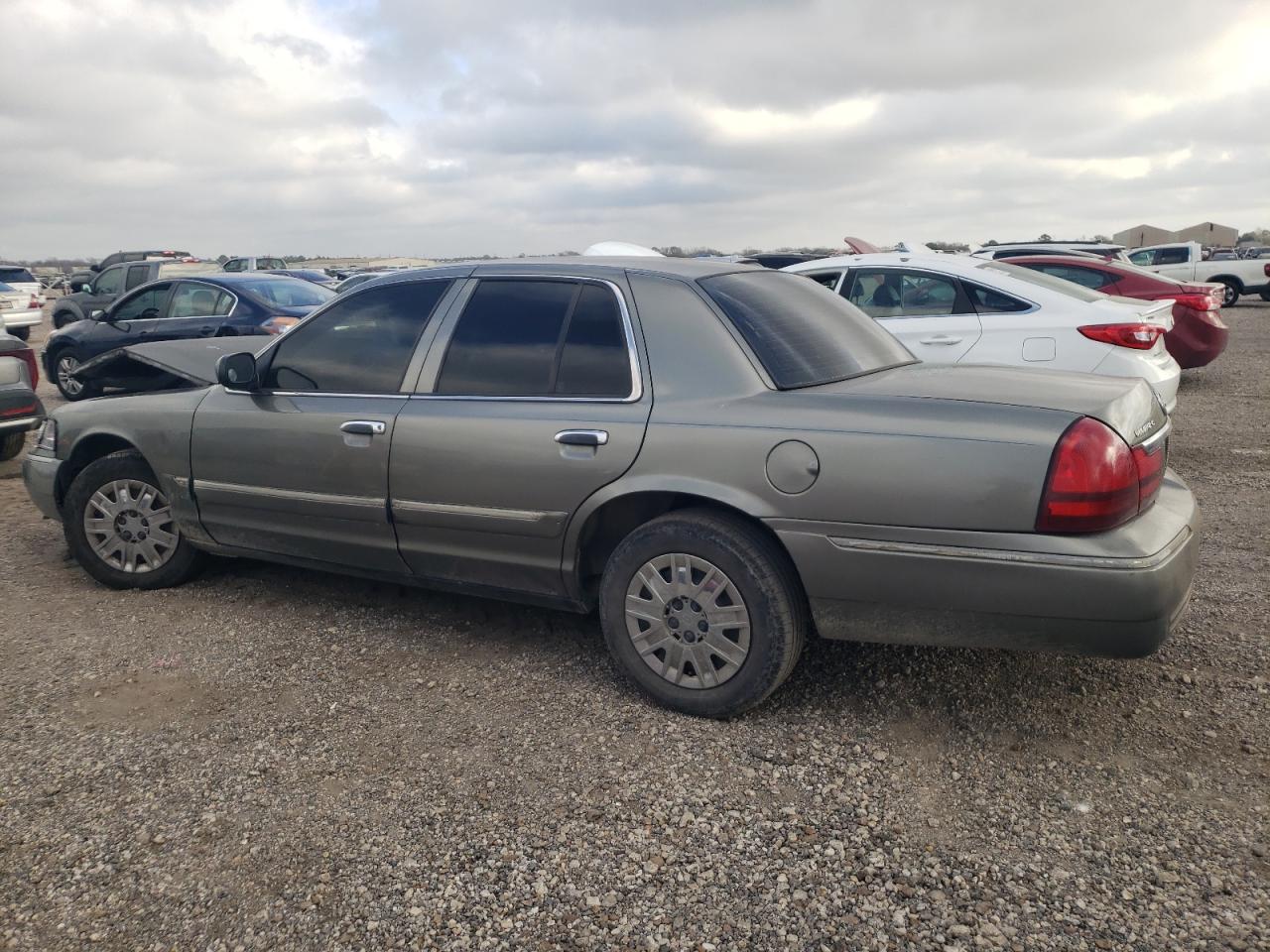 2004 Mercury Grand Marquis - Image 2