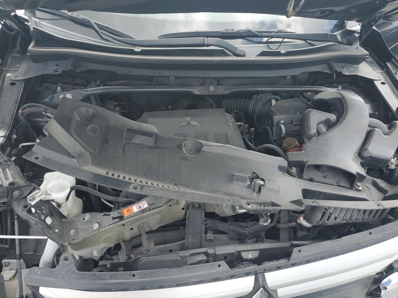 2019 Mitsubishi Eclipse - Image 12