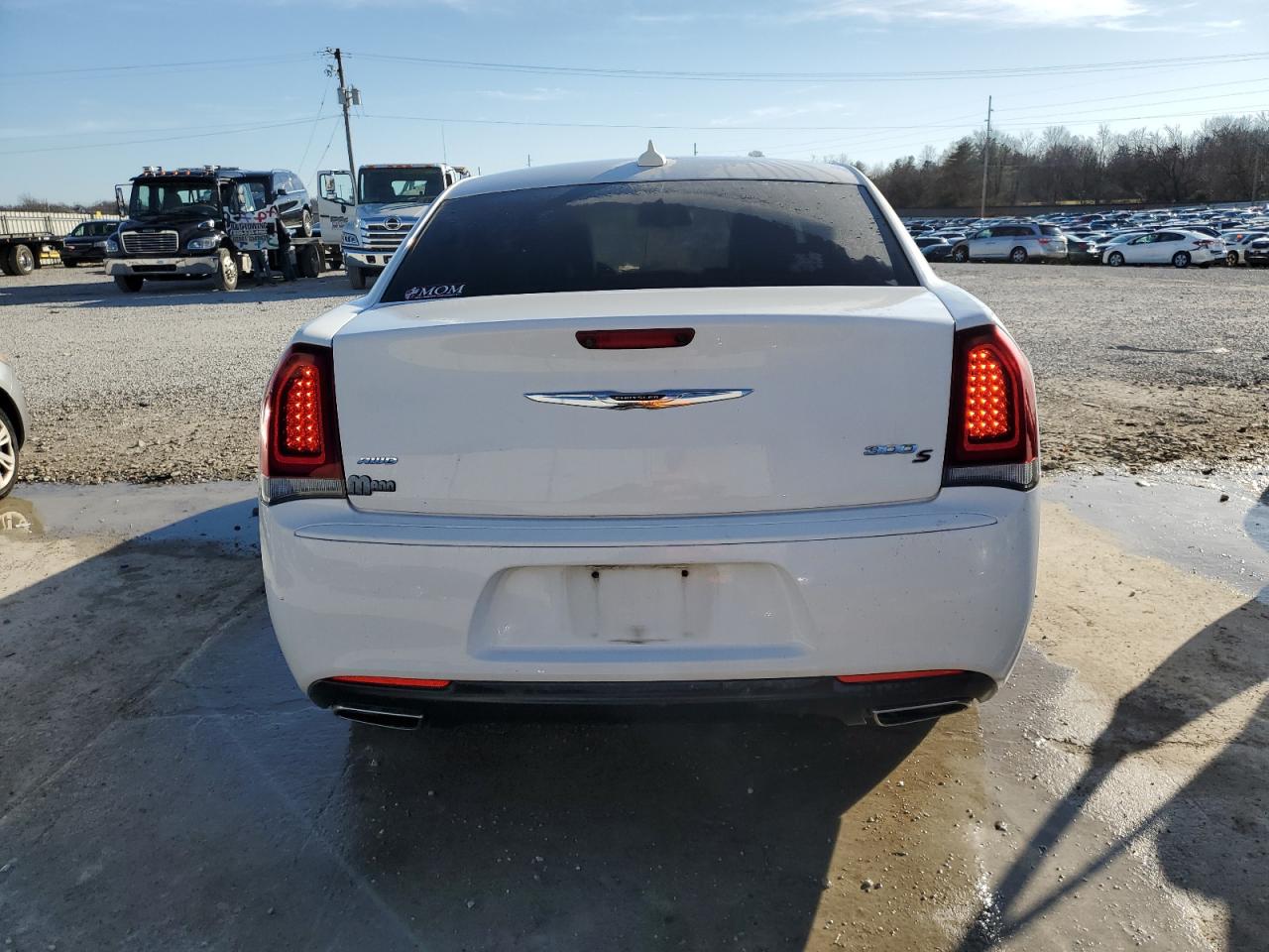 2019 Chrysler 300 - Image 6