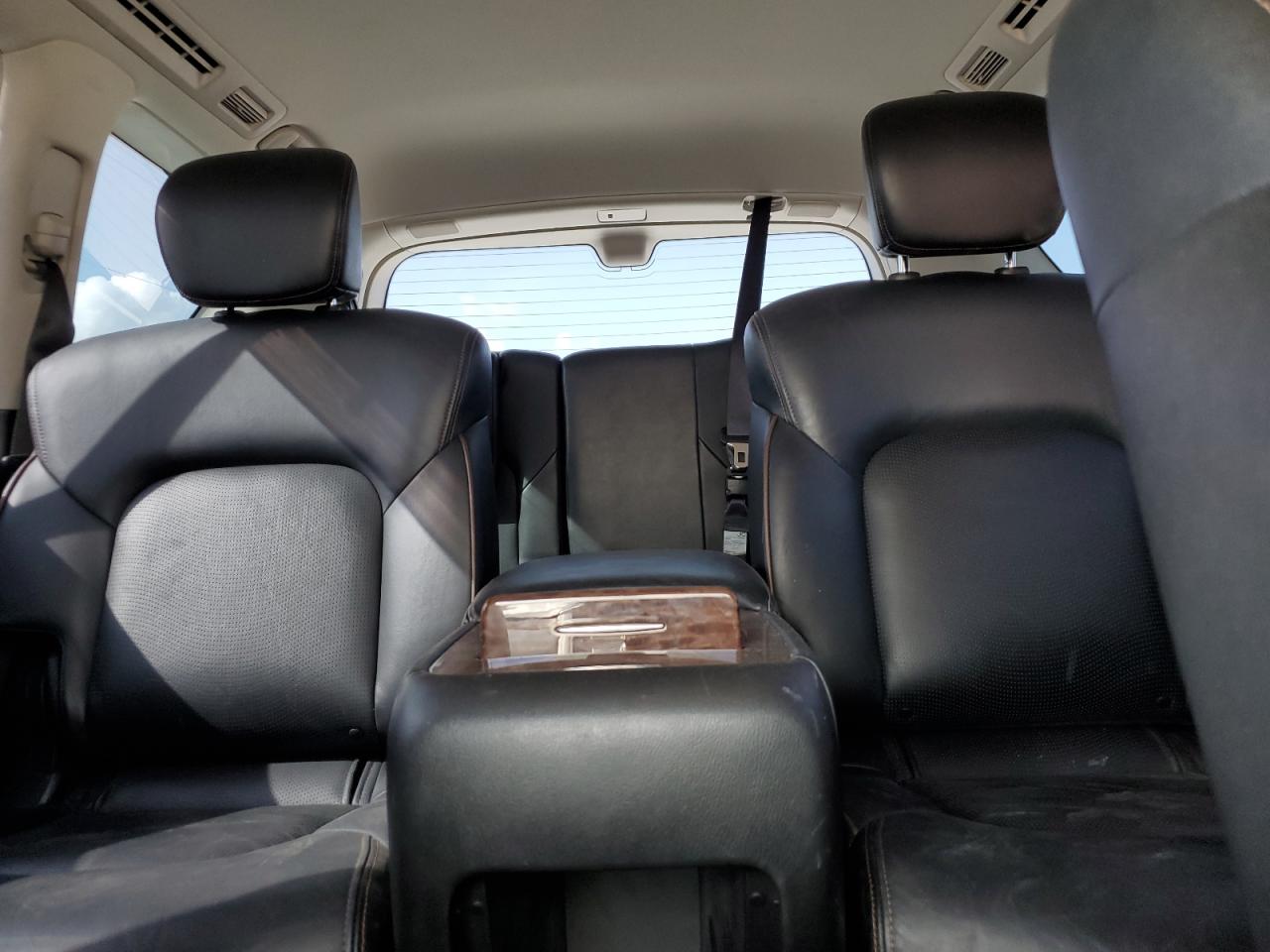 2018 Nissan Armada - Image 10