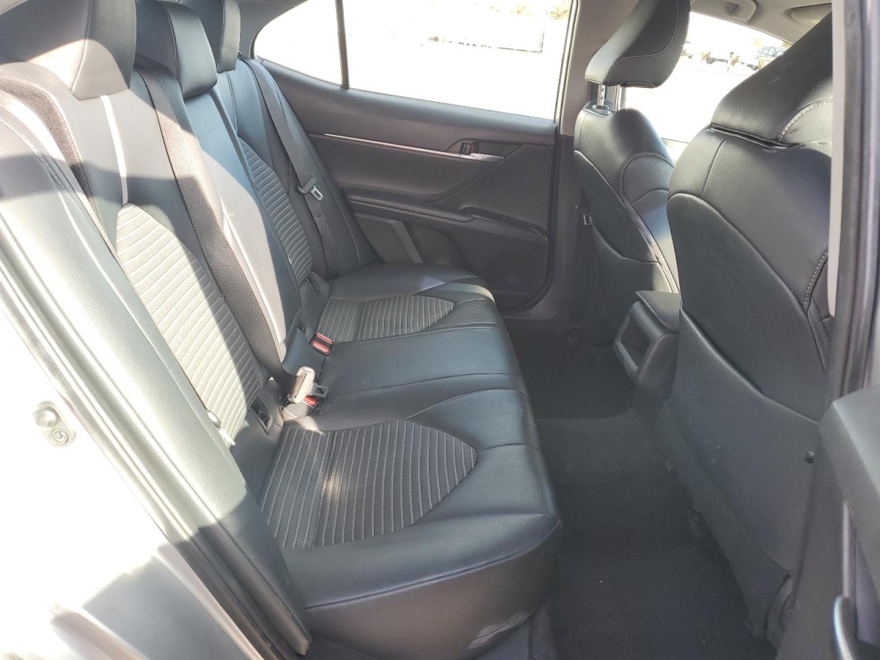 2019 Toyota Camry - Image 11