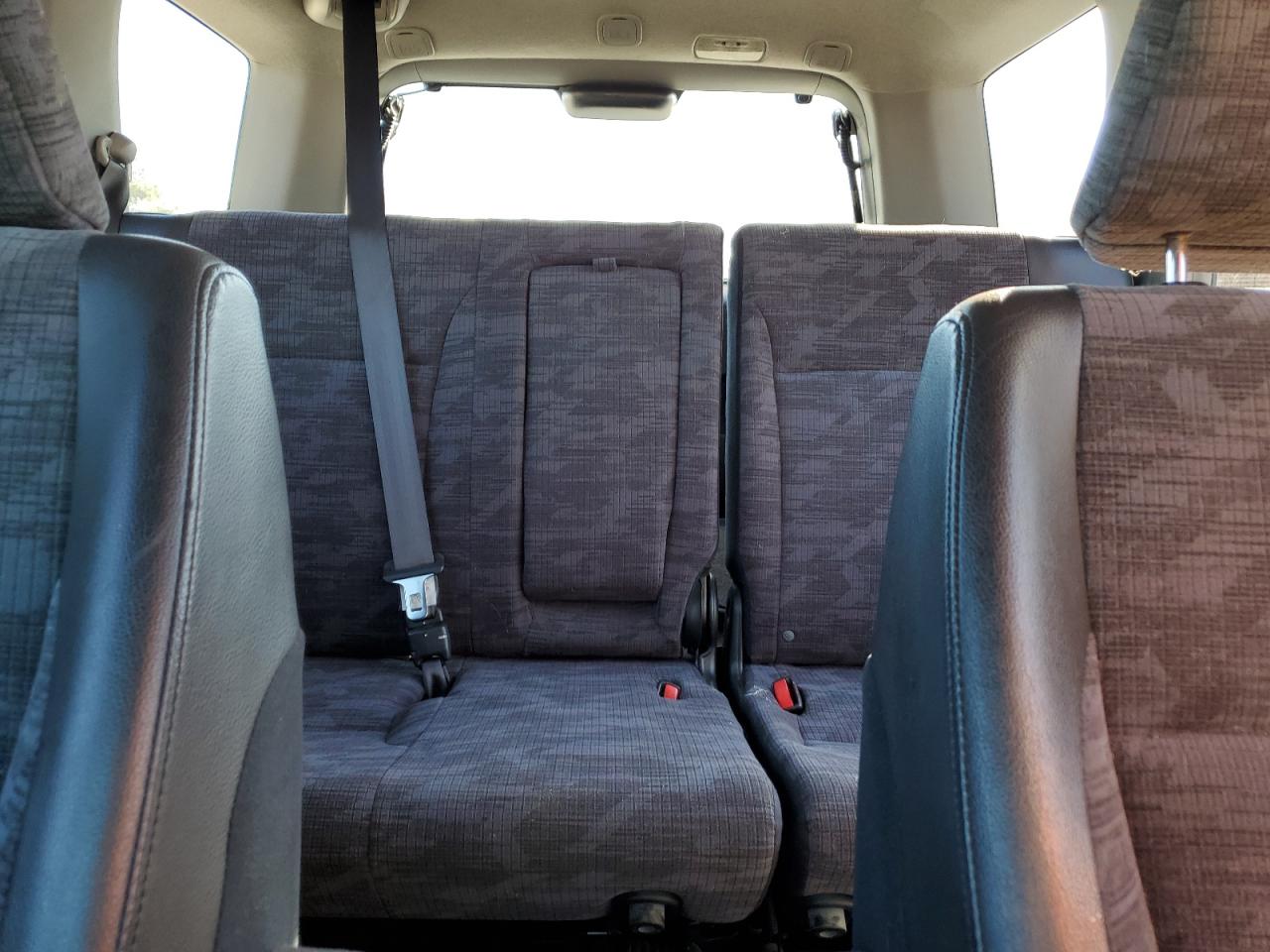 2004 Honda CR-V - Image 10