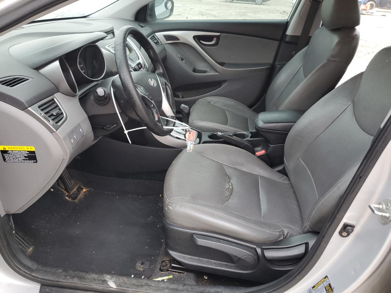 2012 Hyundai Elantra - Image 7