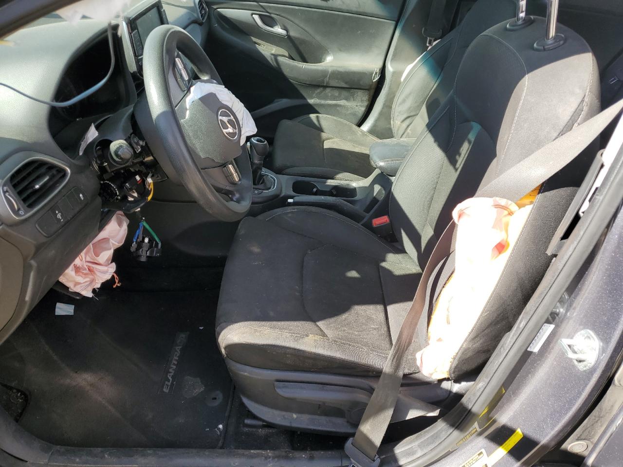 2018 Hyundai Elantra - Image 7